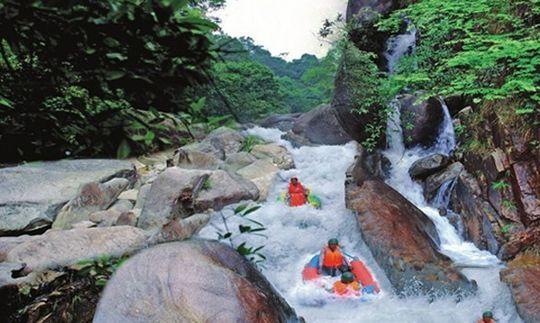 俄军大胆战术,150名特种兵钻进下水道爬行2公里,打下皇家猎场